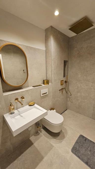 Ug Neubau City - Pool, Gym, Zweites Bad Extra Buchbar * München